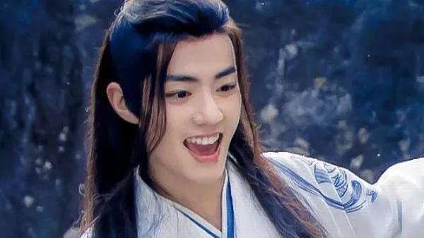 姚晨获奖发言被指嘲讽肖战,本尊回应后秒删,揭露娱乐圈真面目,你怎么看?