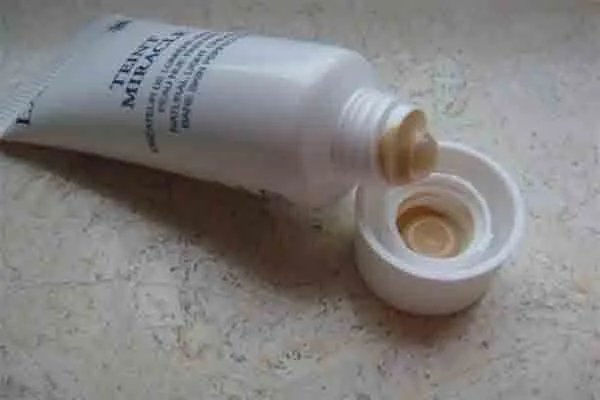 粉底液哪个牌子好？求推荐