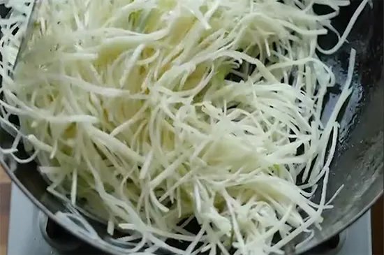 土豆长了一点点小芽可以吃吗