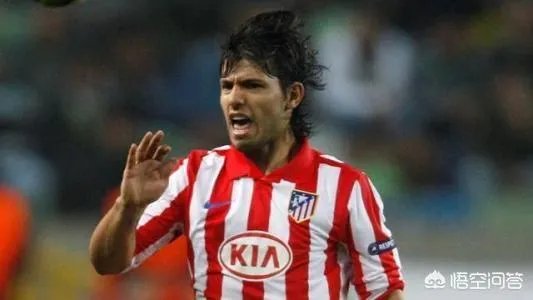 当今足坛，有哪些现役的矮个中锋？