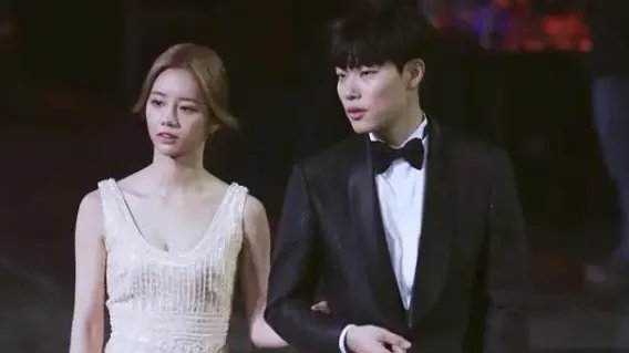 李惠利和柳俊烈约会，张歆艺带头嗑CP，你看好这对情侣吗？