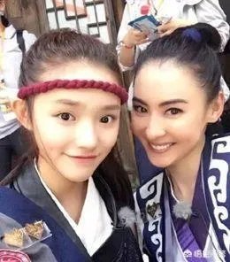 两代星女郎张柏芝林允合影,你更看好谁?