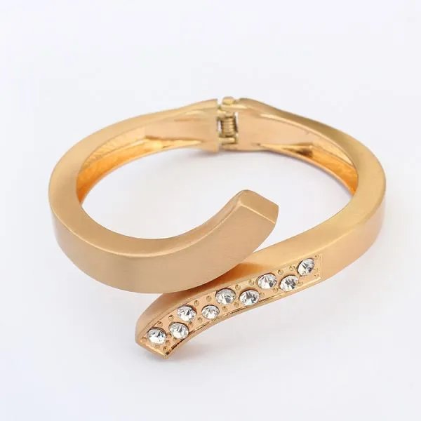 镀金手镯在哪买,价格大概在多少?