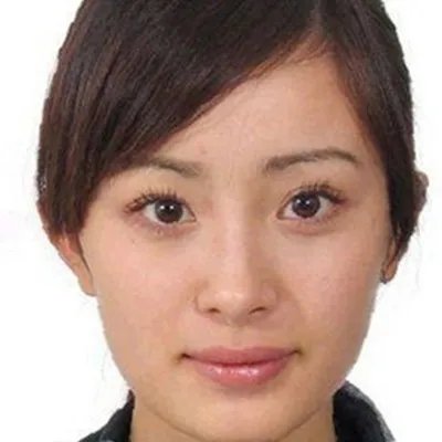 杨幂素颜照对比图片 素颜判若两人练就PS高手