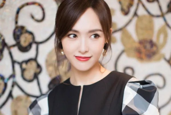 唐嫣罗晋牵手下班图火了，他们当初为何不被看好？