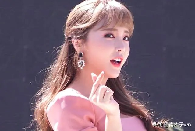 洪真英为什么在我国那么火？