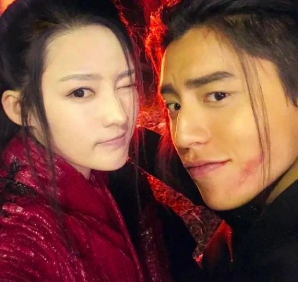 王大陆回应节目上抱李沁，你觉得他的解释够合理吗？