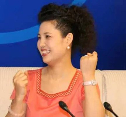 传梦鸽隐瞒儿子身世与年龄 金铁霖是李天一生父