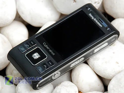 800万仅1950元 索尼爱立信C905强破2K