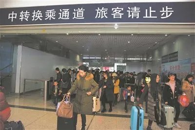 汉口火车站怎么不出站换乘？