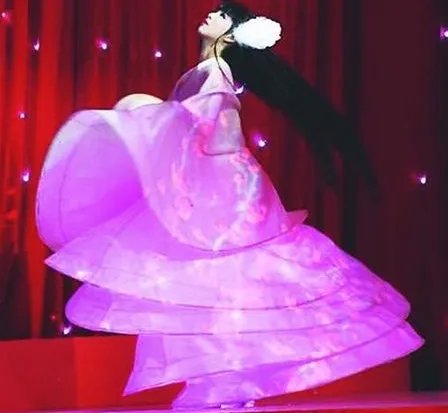 2014年春晚小彩旗照片大全 原来旋转的奥妙是这样？