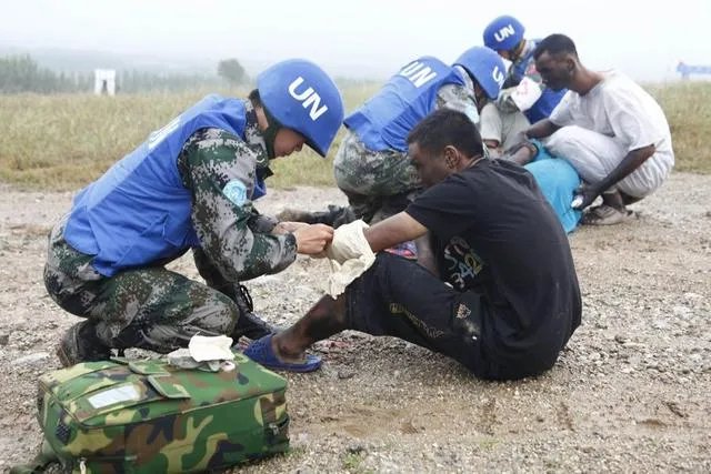 中国维和部队被誉为什么?