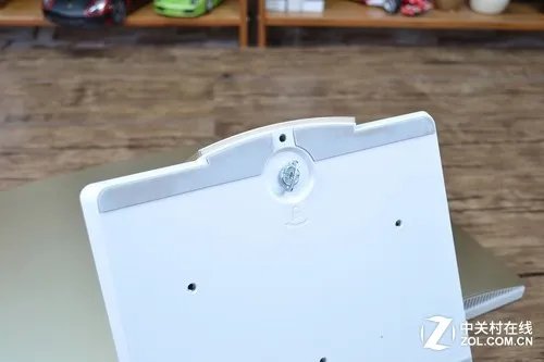 双硬盘双内存 戴尔灵越24-3477拆机图赏