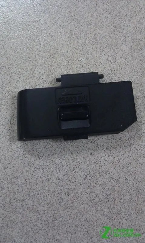 佳能电池仓盖怎么安装