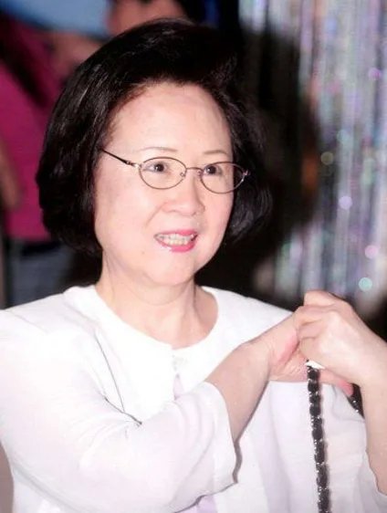 温文尔雅的琼瑶得罪了谁其豪宅遭涂鸦?