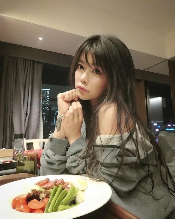 日本健身辣妹涉谷由里：身材火辣运动照叫人脸红心跳！