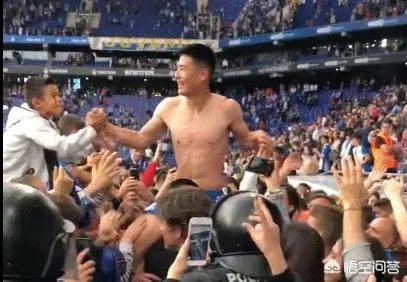 武磊谢幕战攻入赛季第三球，帮助球队锁定欧战资格，疯狂脱衣庆祝吃黄牌，如何评价？