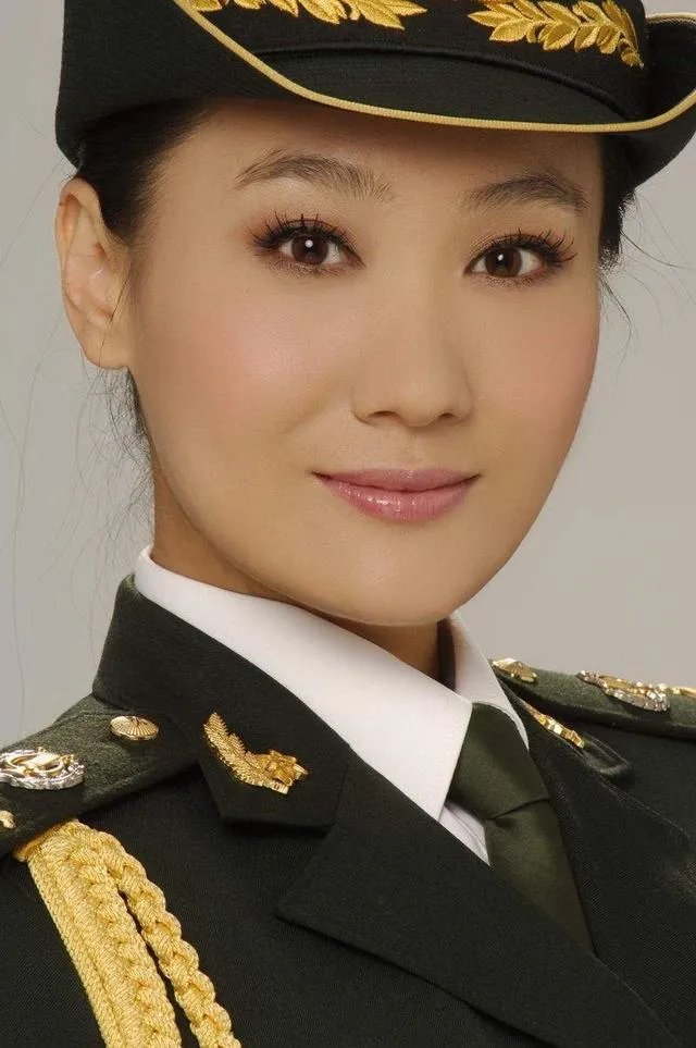 吴碧霞，龚琳娜，韩红，谭晶她们的唱法分别是什么风格？