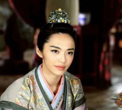 吕青柠的人物剧情