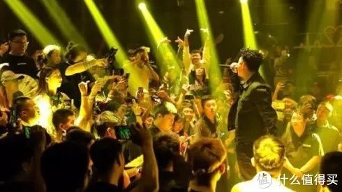 年会C位非你莫属--十大搞笑歌曲推荐，让你HIGH翻全场