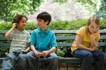 jealous与envious有什么区别？