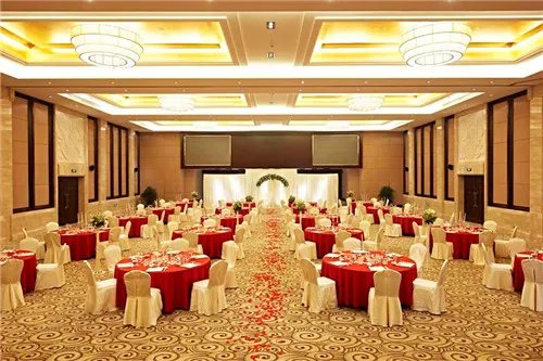 上海办婚礼酒店哪家好  上海办婚礼一桌多少钱