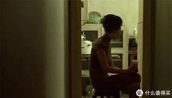 《花样年华》影评 放任如果在心底咆哮，也不过徒增懊悔