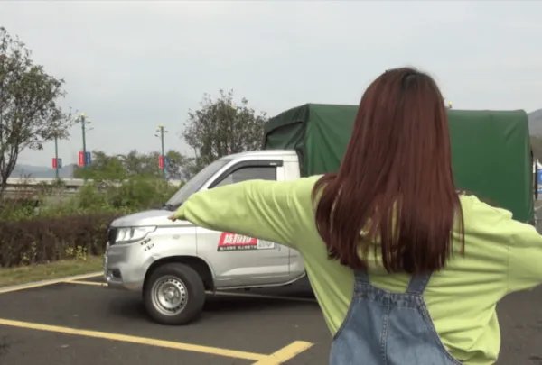 梅州女生中奖一头奶牛冲上热搜，岁末年终你这一年都有哪些消费？