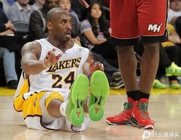 十年等待 KOBE 6绿蛇复刻，以及骚绿球鞋一览表