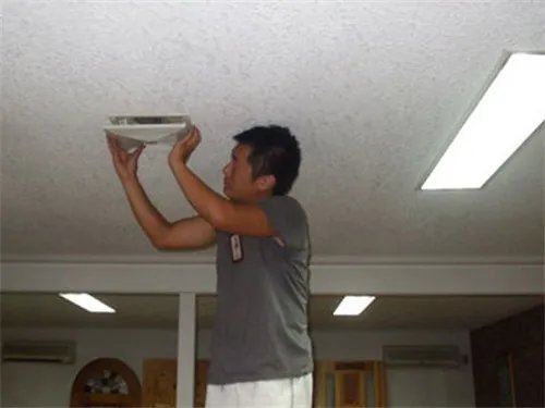吊顶排气扇怎么安装