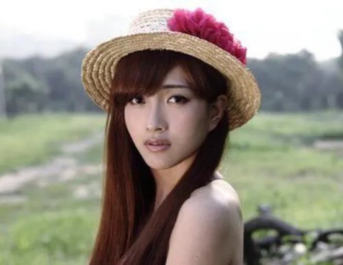 包文婧左耳剧照欣赏 她的电影之路你又知多少