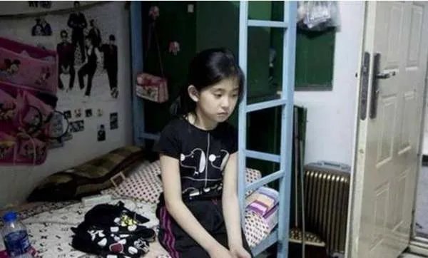 为什么白岩松坚决不让儿子住校？