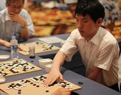 围棋目前谁厉害？