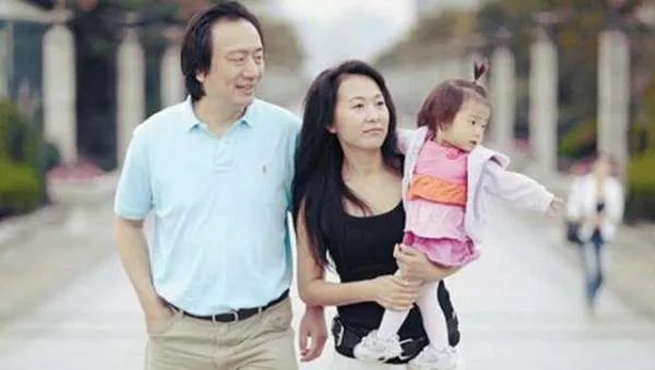 田径女神王军霞现状如何？