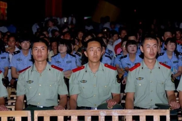 龙口市公安局的领导信息