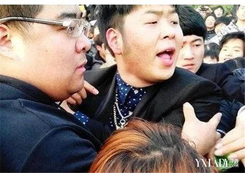 杜海涛给权志龙下跪事件怎么处理？其发表声明文致歉