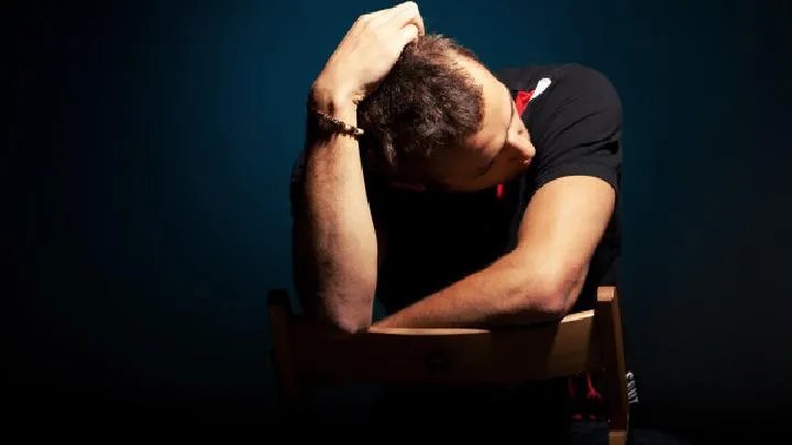 单侧隐睾是什么原因引起的