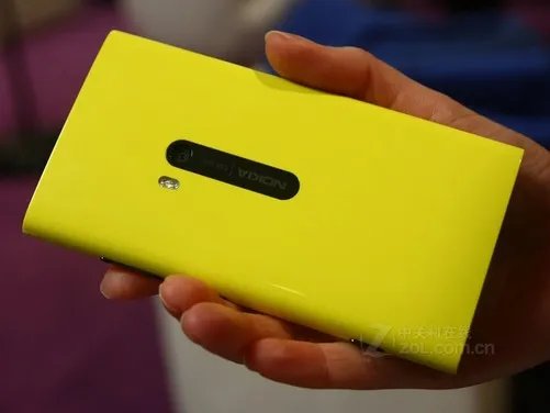 1080P/4G现身 2012年八款新技术强机汇总