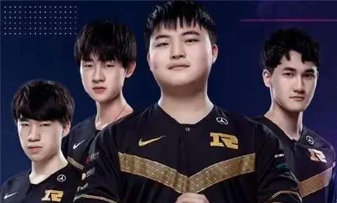 S12小组赛：TES惨败RGE，谁的表现引发了争议？