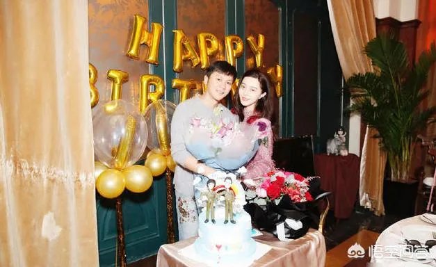 如何看待范丞丞当众叫粉丝“老婆”的行为?