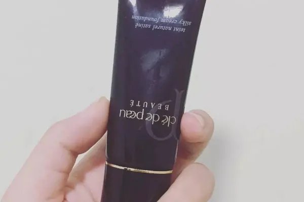 粉底液哪个牌子好？求推荐