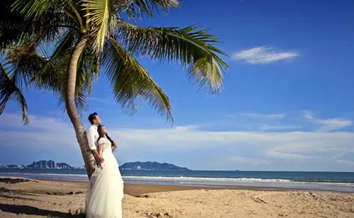 三亚最好的婚纱摄影是哪家 三亚拍摄婚纱背景点