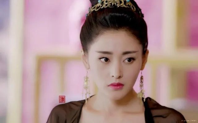 八年前唐嫣居然给王子文演配角,为什么唐嫣却红了这么久了王子文才开始红?