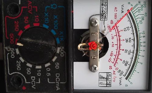 为什么电工喜欢用指针万用表