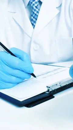 男子看世界杯大吃大喝 去医院抽血抽出半管油