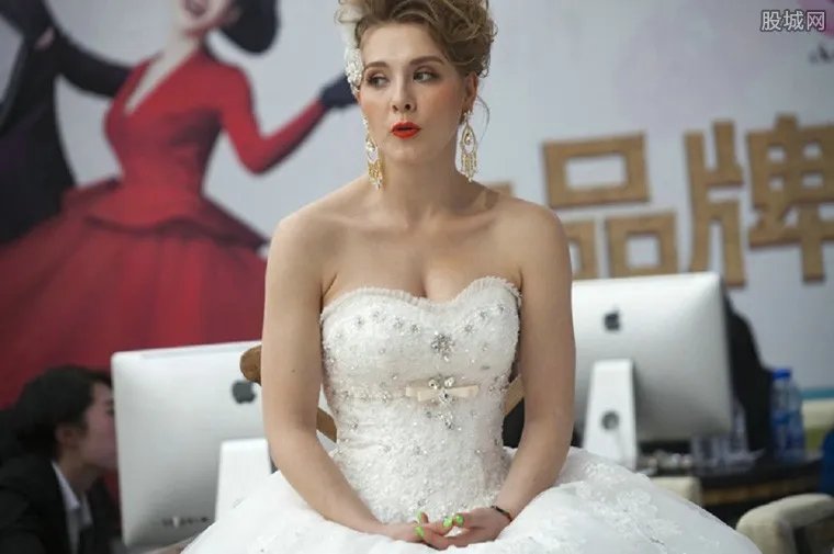 一套婚纱多少钱 要嫁人的姑娘必备常识！