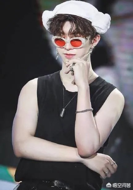 如何看待范丞丞当众叫粉丝“老婆”的行为?