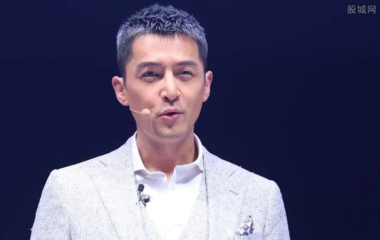 闇嶅缓鍗庤皥鑳℃瓕绐佺劧鈥滆〃鐧解€� 绉颁袱浜哄弸鎯呭ソ鈥滄棤闇€澶氳█鈥�