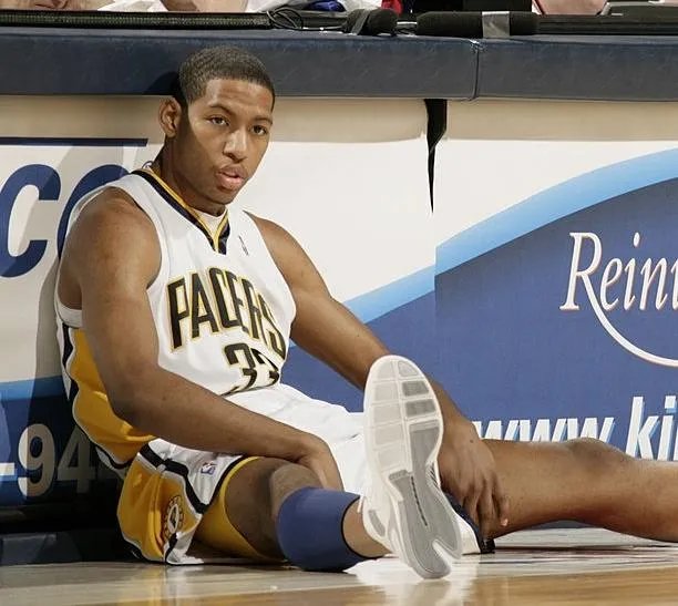 当年步行者的老大丹尼格兰杰去哪了？