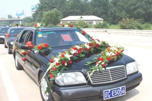 婚庆车队一般用什么车 结婚用什么颜色的车好